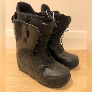 Men’s Burton Snowboard Boots: Driver-X x Vibram (size 11)
